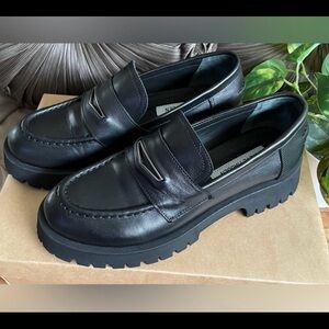 Adorable Steve Madden Lawrence Leather Loafer, EUC!